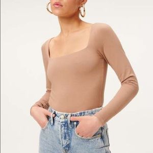 ESSENTIAL SQUARE NECK TOP | PUTTY001